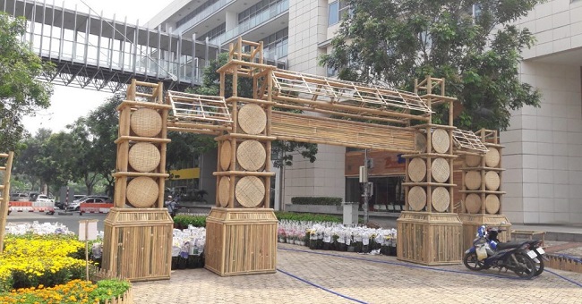 thi-cong-bang-hieu-tre bảng hiệu bằng tre