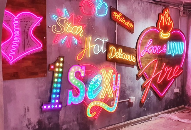 ung-dung-cua-den-neon-sign Đèn neon sign