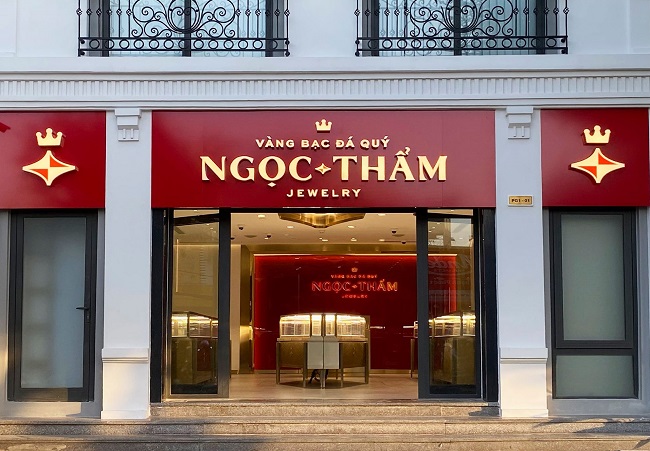 vai-tro-bang-hieu-tiem-vang vai trò bảng hiệu tiệm vàng