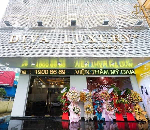 vai trò của bảng hiệu phun xăm